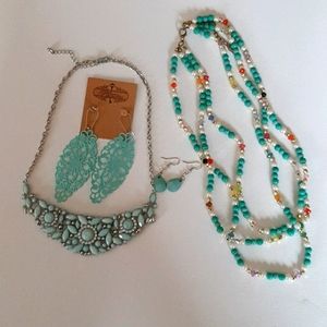 2 pairs of earrings 2 Necklaces